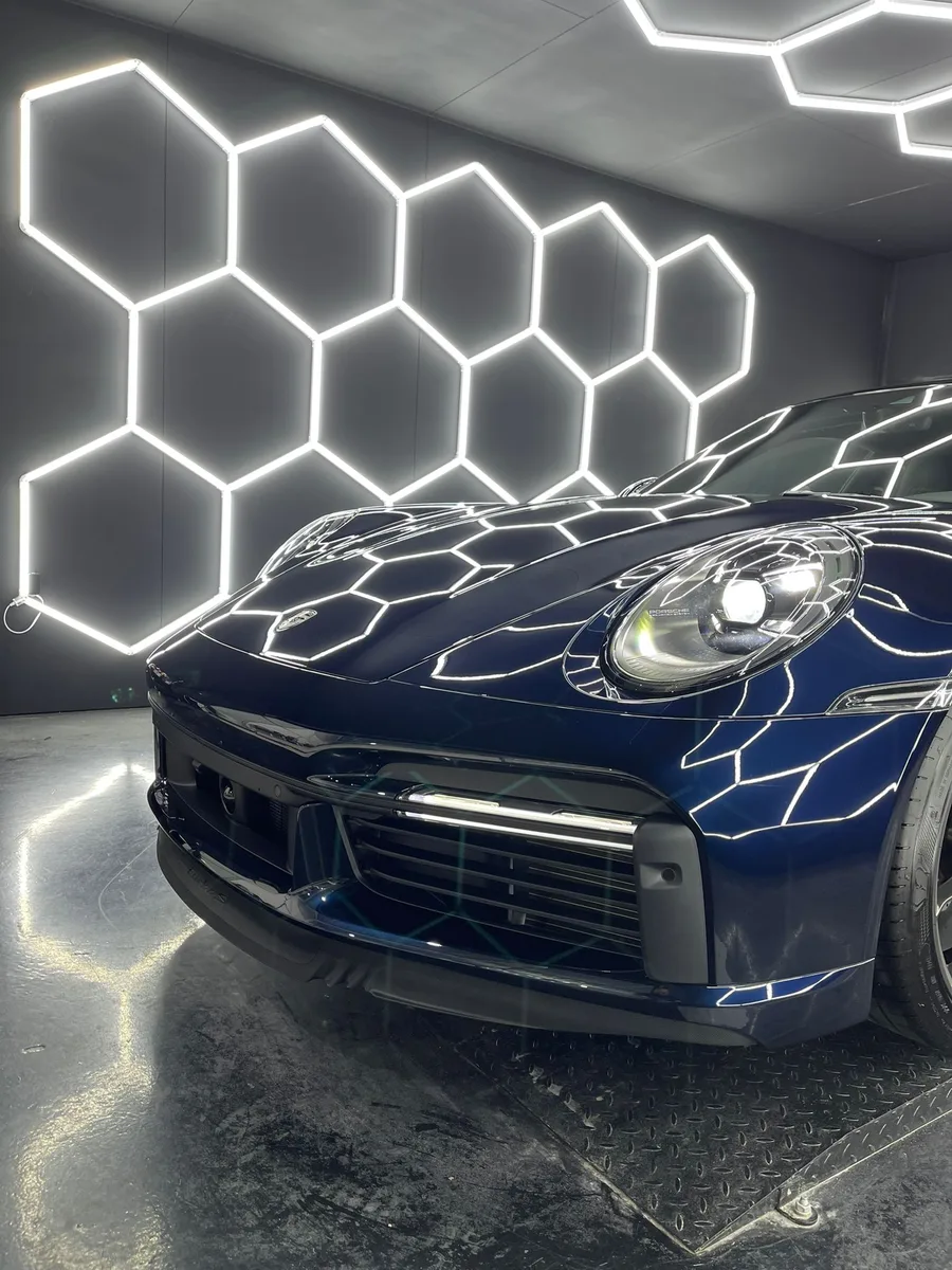 Porsche 911 GT3 bleu marine, face avant