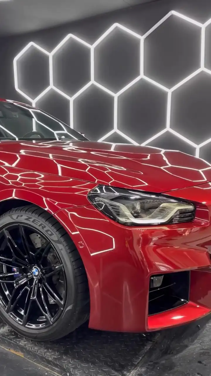 BMW M2 en teinte BMW Individual après polissage et protection céramique