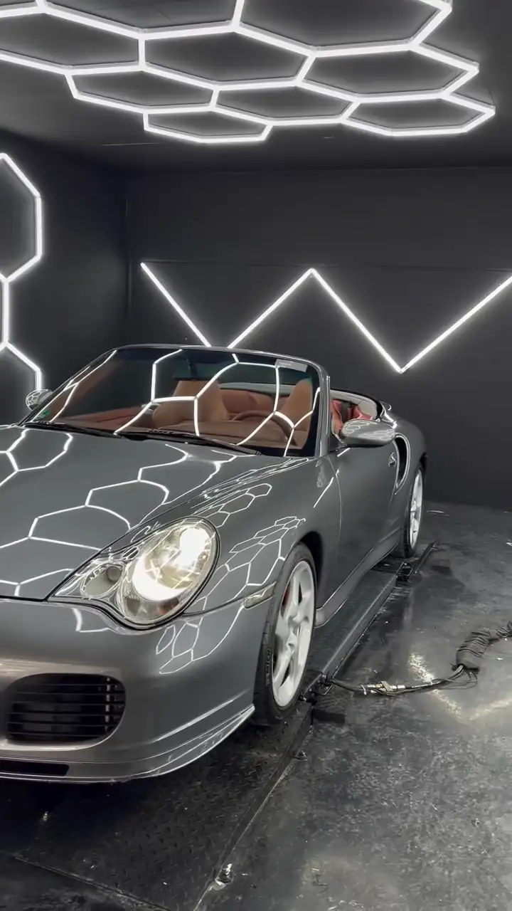 Porsche 996 Turbo S après correction de peinture, profondeur du vernis retrouvée